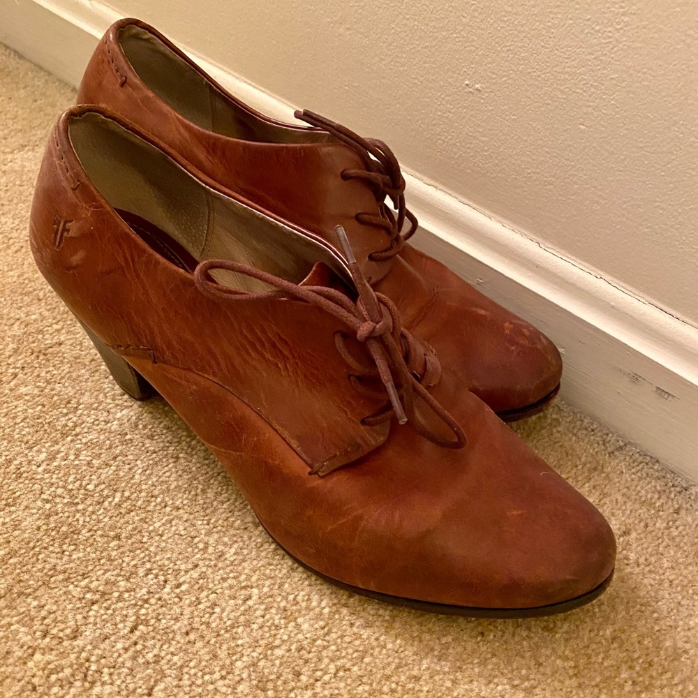 Frye lace up - very comfortable